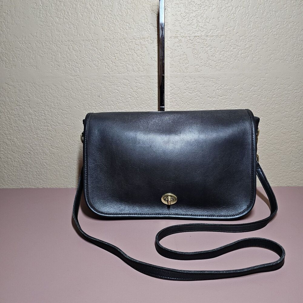 Copied - COACH Vintage Messenger bag, Black
